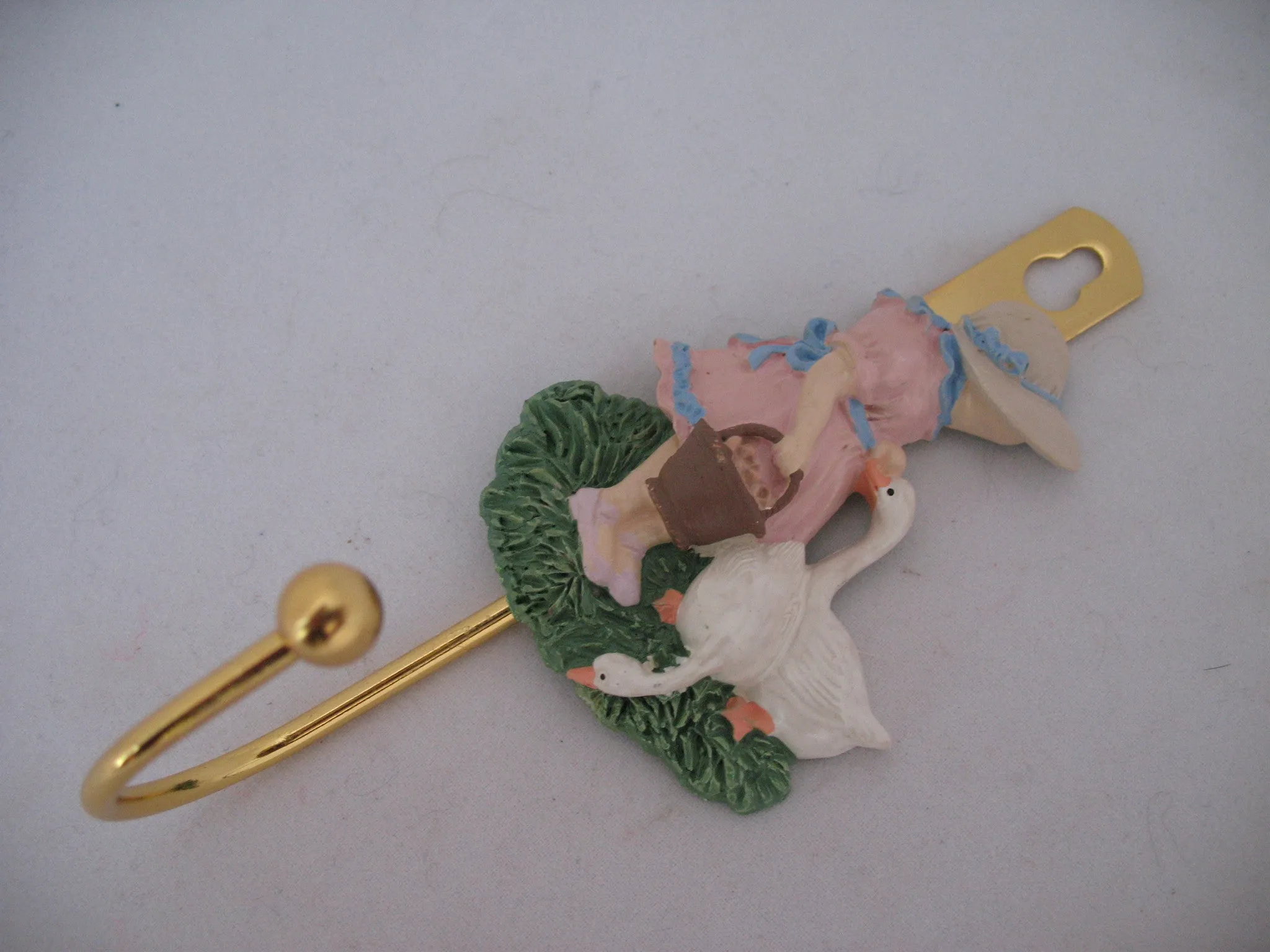 NEW NIB AVON Country Girl Goose WALL HANGER Hanging METAL HOOK HOOKS Towel Pot Holder Kitchen Bed Bath